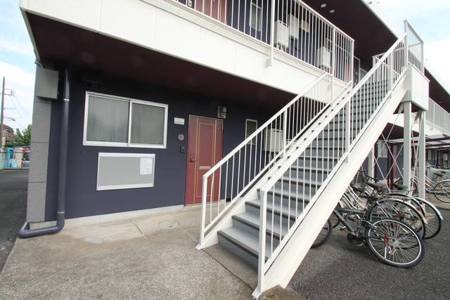 メゾン　杉の木 エントランス！