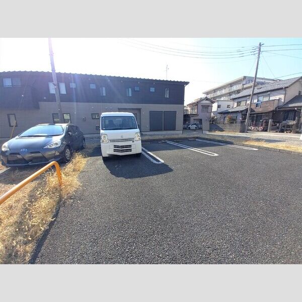 PUREZZA春日部 駐車場