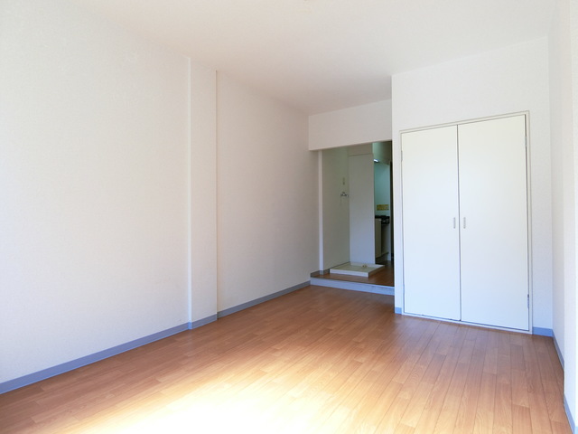 ＣＤＥ（ツェーデーエー）0105号室 リビング