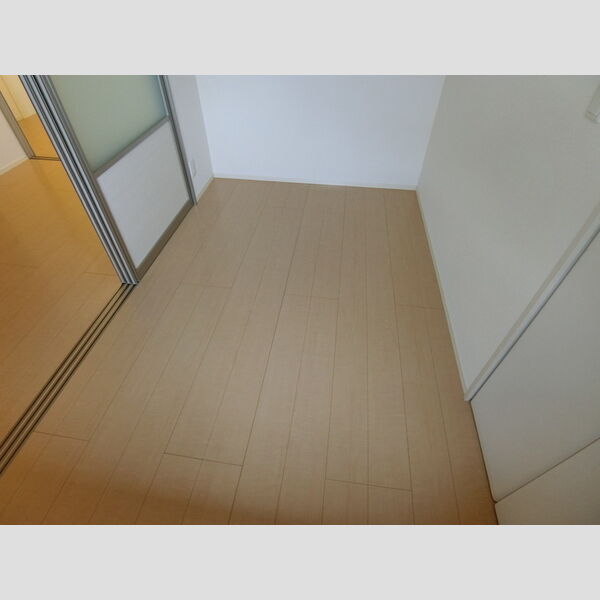 プティ・ポワール 洋室