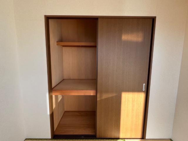 グランディール茅ヶ崎301号室 和室収納