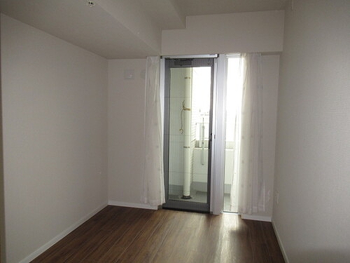 ザ・スカイクルーズタワー9階 洋室