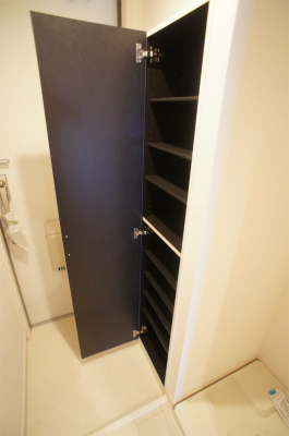 リブリ・メゾン・ド・オリビン2階 玄関