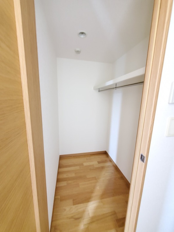 メゾン・ド・ルミエール東山 ウォークインクローゼット