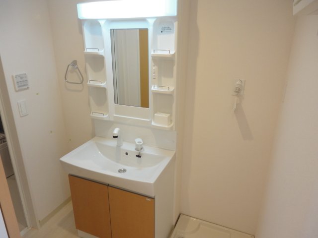 ベルグラース西大宮 洗髪洗面化粧台