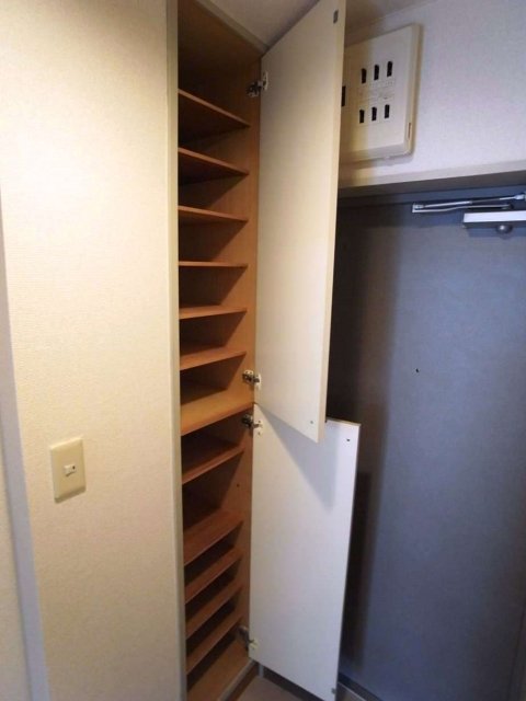 コスモ隅田アクティ2階 靴入