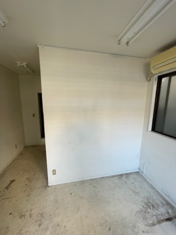 ケイアンドエイチ（K&H）1階 内観