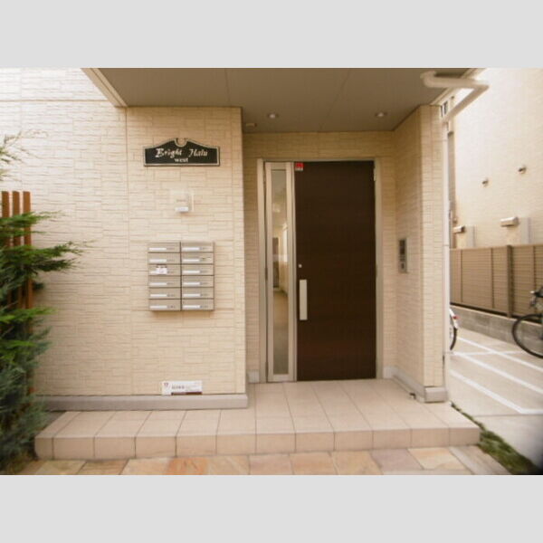 Bright Halu 　west オートロックエントランス