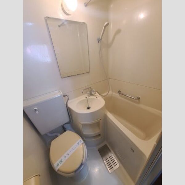 ティアラ池尻201号室 退去前につき、前回募集時のお写真です。