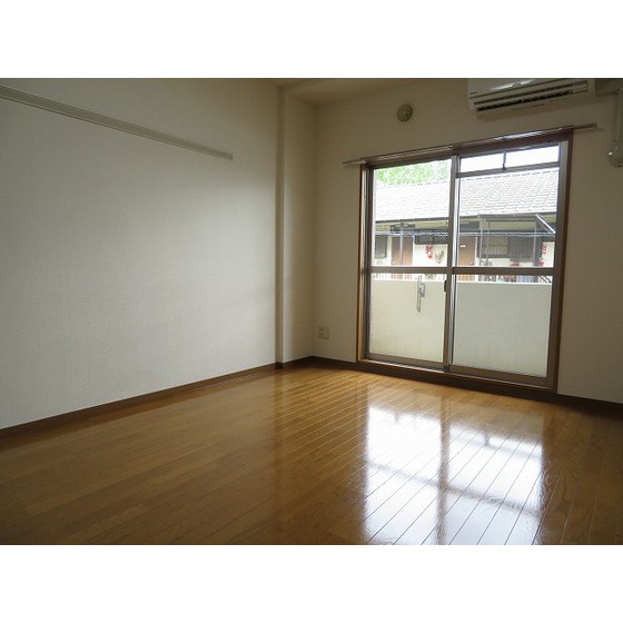 ヴィレッジ・イン・上高井戸0202号室 居室