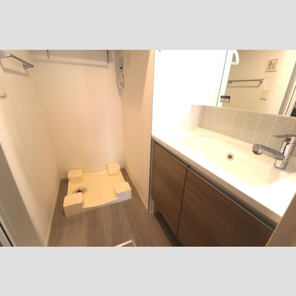 D-Sereno弥生306号室 洗面所