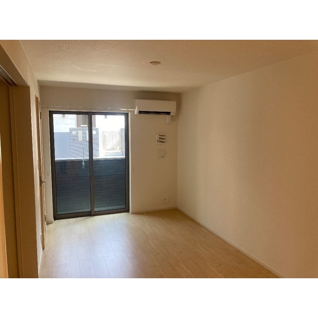 旭ヶ丘KOホームズ103号室 リビング