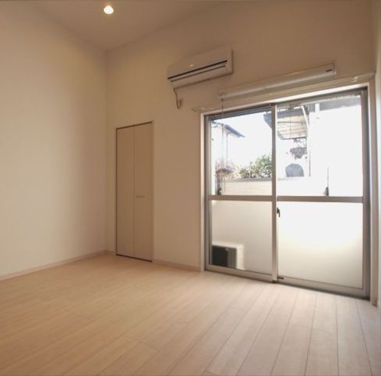 Ｅｓｃａｄａ　ＳＯＧＡ2階 内観