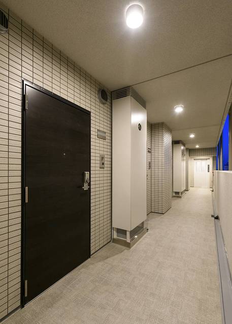 アーバンヴィスタ立川3階 共用廊下にはLED照明を採用♪