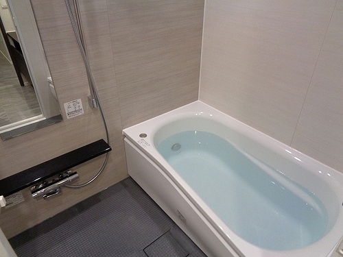 ライオンズ千代田岩本町ミレスーＫＤＡ8階 浴室　※2020年1月撮影