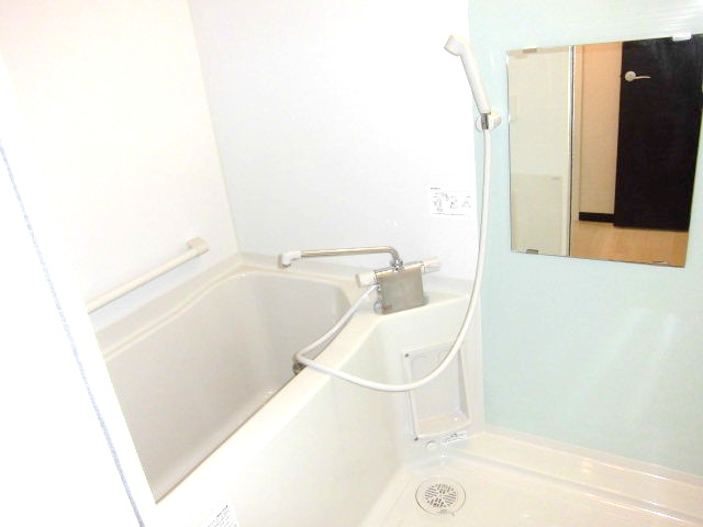 レオネクストアイ＆ロンⅤ102号室 お風呂