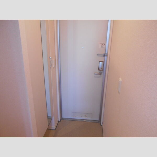 レーヴ305号室 玄関