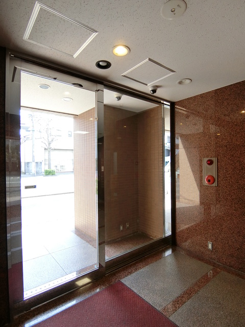 オーシャンハイツ5階 エントランス