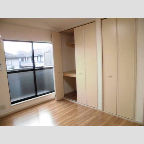 メゾネット・アミ 天井まであるクローゼット・室内物干し付き