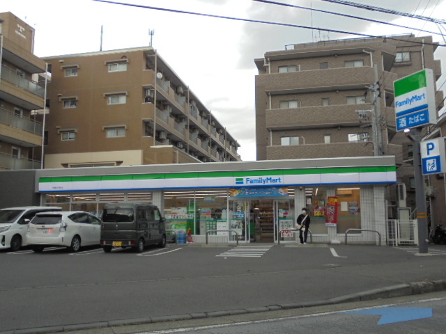 ハートヒルズ壱番館0102号室 ファミリーマート戸塚吉田町店