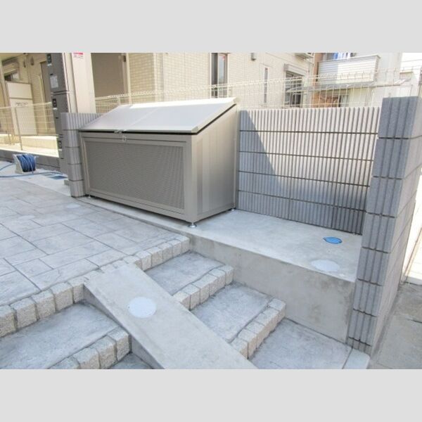 クレマチス 入居者様専用ゴミストッカー