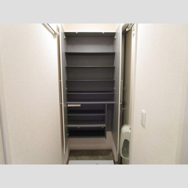 セントアンドリュース　B棟 トールシューズボックス