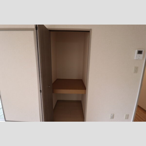 ノーブルヒル106号室 物入