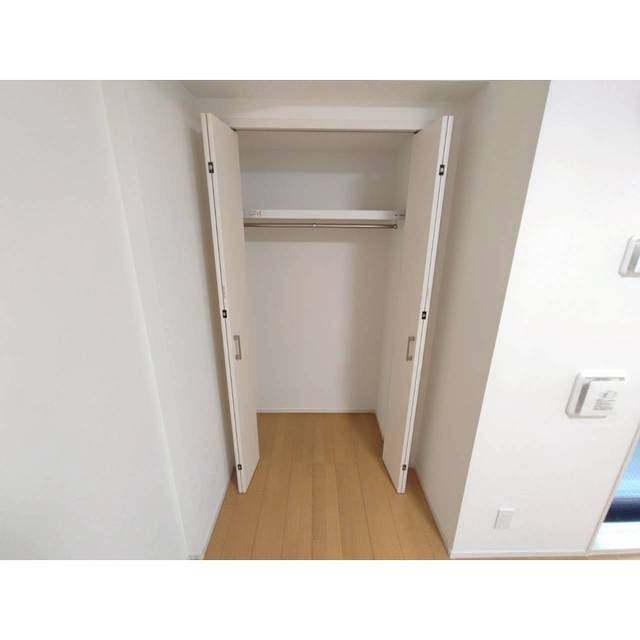 プレール・ドゥーク赤塚102号室 クローゼット