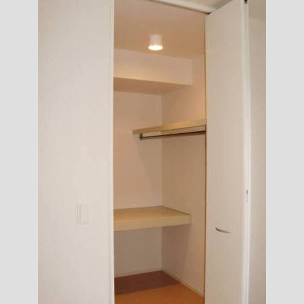 北公園レジデンス102号室 クローゼット