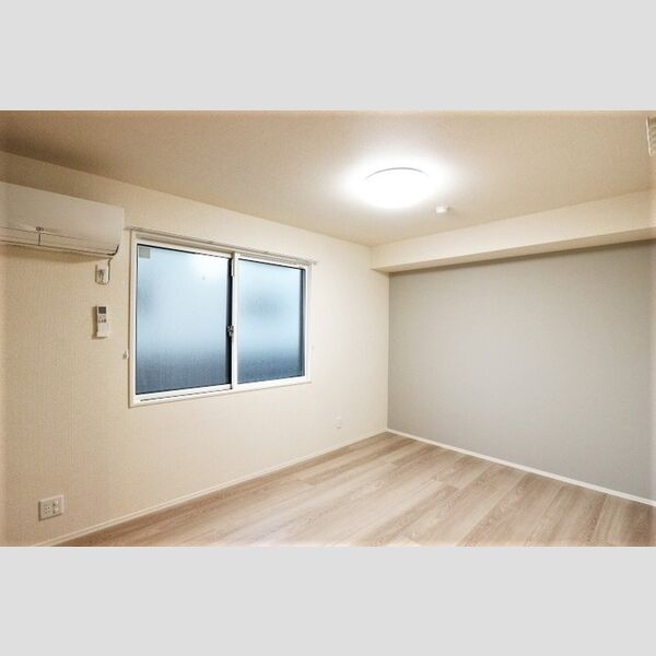 フォーリア　B302号室 洋室