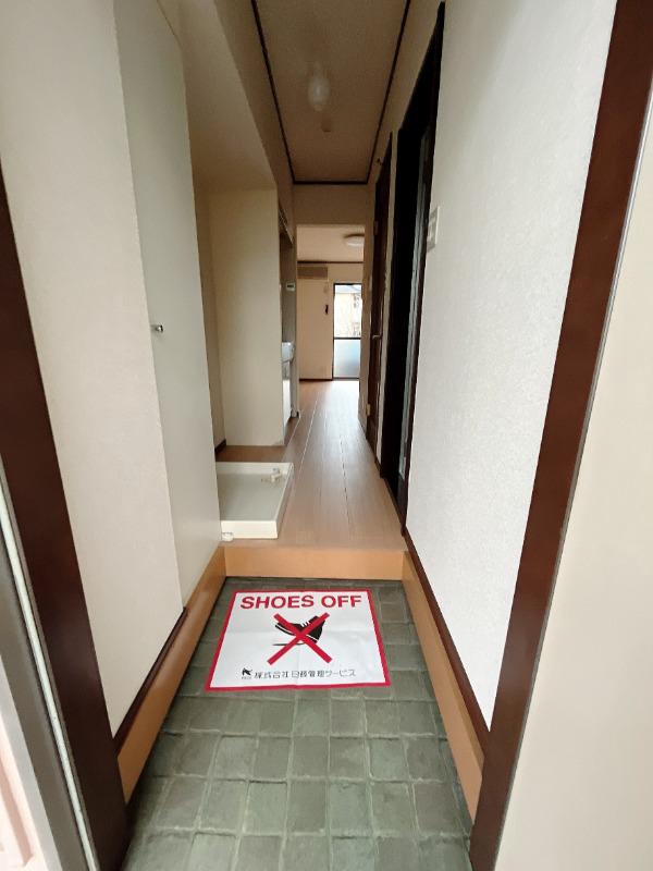 フローラマツノ 玄関