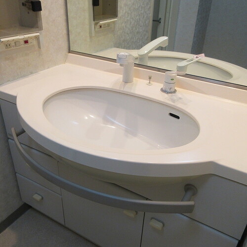 レクセルプラザ本厚木 洗面台　※2024年11月撮影時