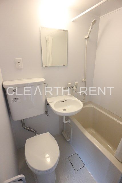 リーセントパレス宮崎6階 清潔感のあるバスルーム