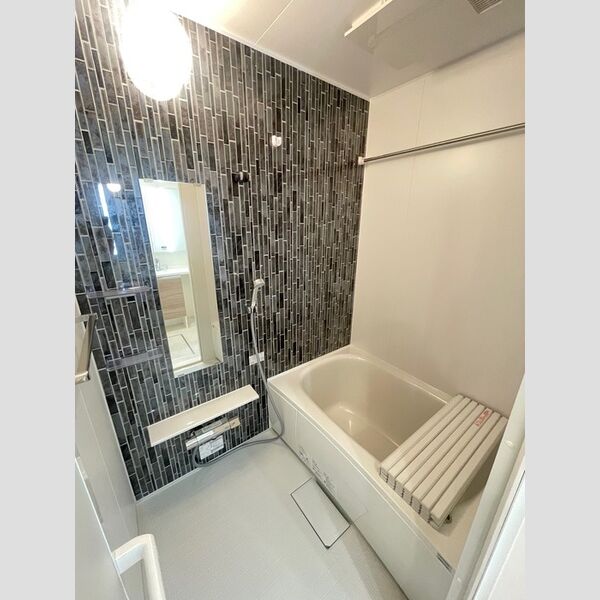 ラペーシュ湘南台105号室 浴室