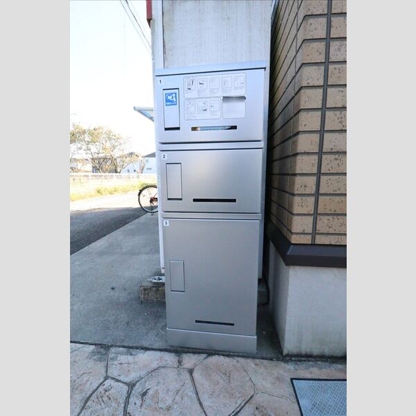 クオリタ・ルル 宅配ボックス