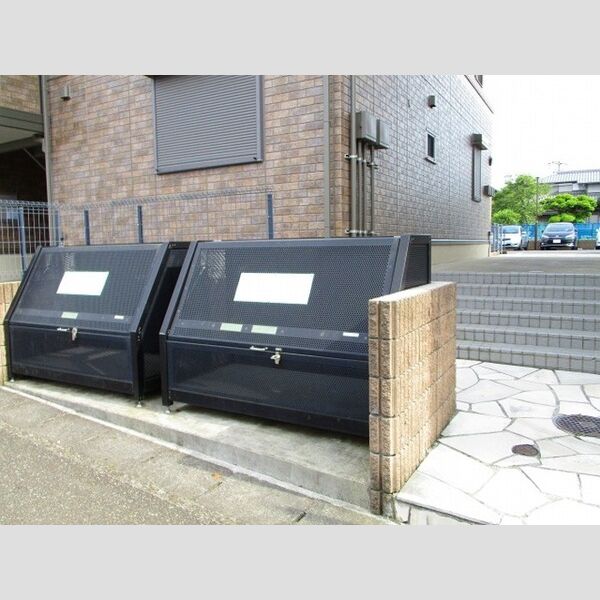 ドルチェ　A・B ゴミストッカー