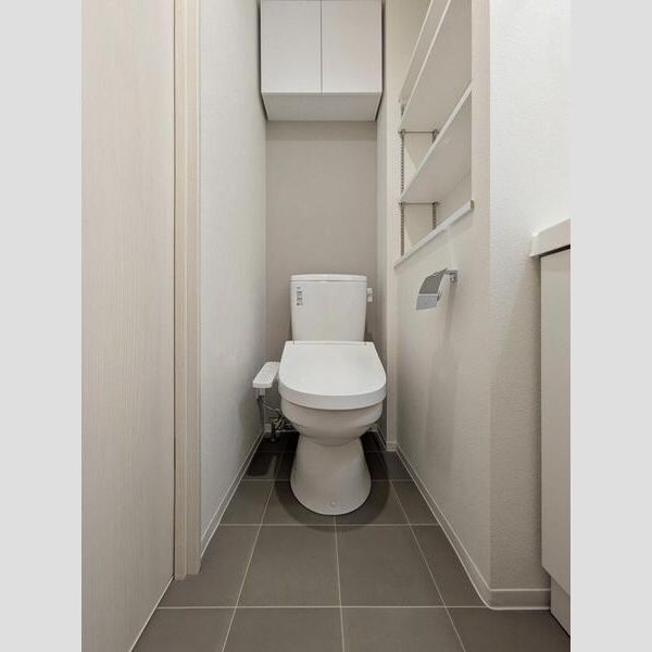 Alivis船橋East.WestEast1102号室 トイレ