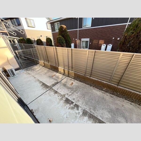 ゲートパレス101号室 専用庭