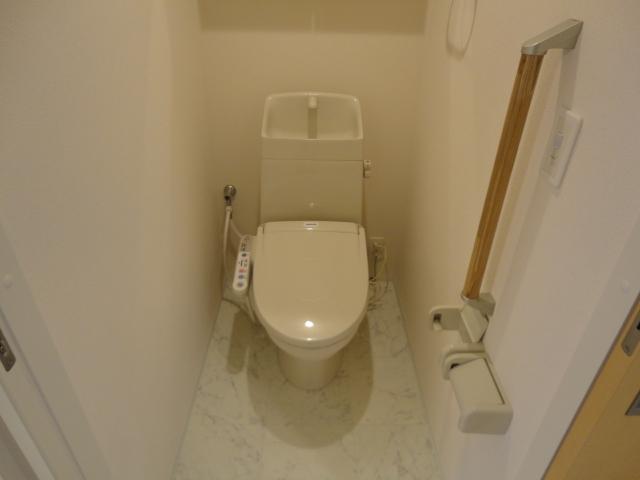 リオ　アレーナ（Ｒｉｏ　Ａｒｅｎａ）105号室 シャワー付トイレ