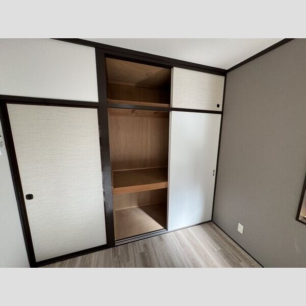 エクシード下山口102号室 収納
