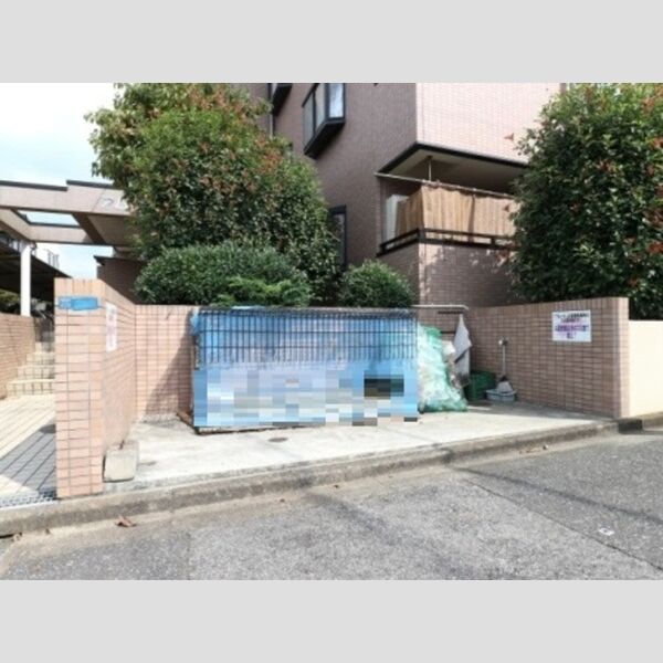 アムール401号室 敷地内ゴミ置場