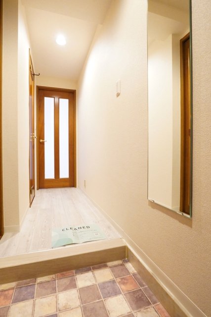 プラトー神宮前1階 玄関