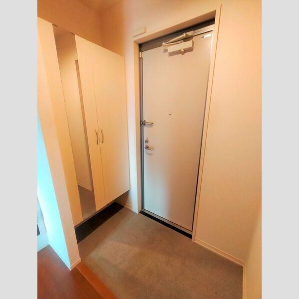 メゾンドール303号室 玄関