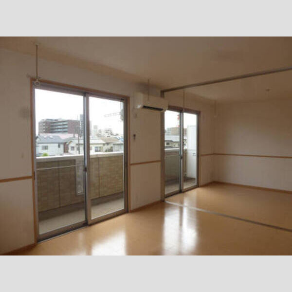 アステール 305リビング(エアコン・室内物干付)