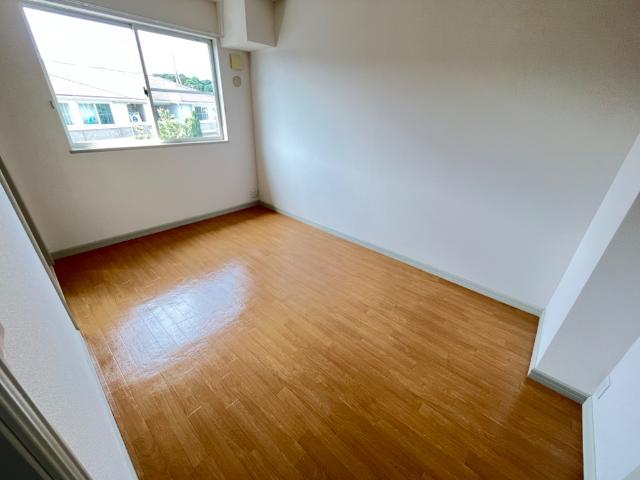 サン・エクセラン 洋室