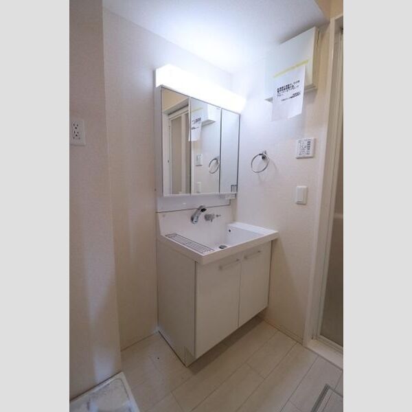 Calm 洗髪洗面化粧台