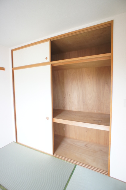 フロイデ勝田台壱番館0301号室 収納