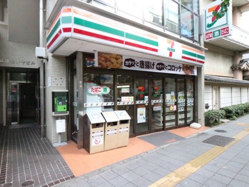 パレステュディオ新宿都庁前3階 【コンビニエンスストア】セブンイレブン 代々木3丁目店まで264ｍ