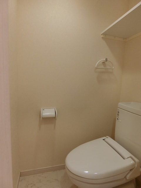 ハーミット高幡0302号室 トイレ