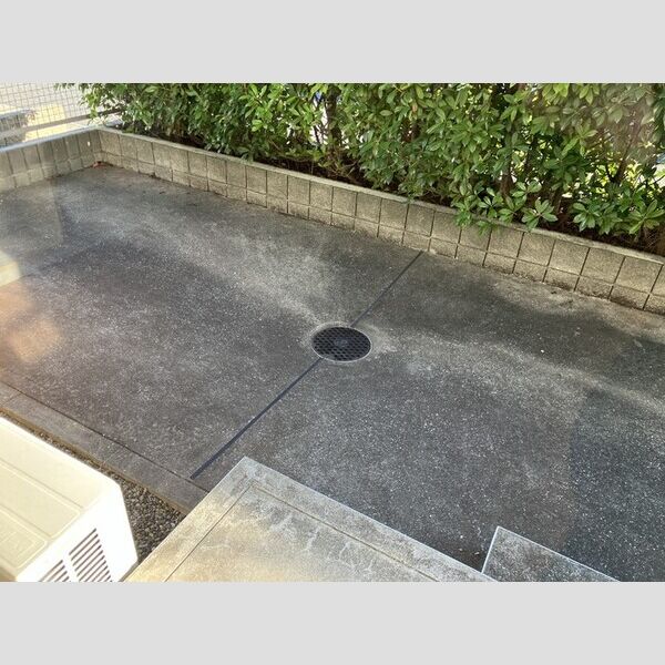 リビングタウンほたる野　E101号室 専用庭